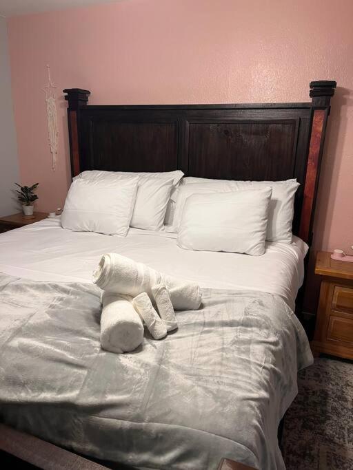 Healing Haven King Bed Suite Далас Екстериор снимка