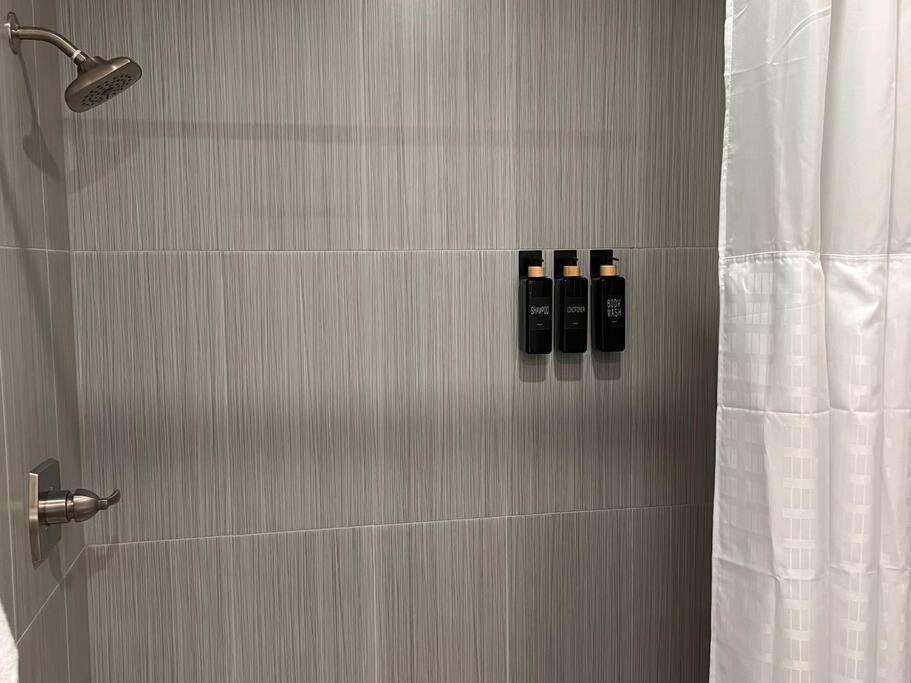 Healing Haven King Bed Suite Далас Екстериор снимка